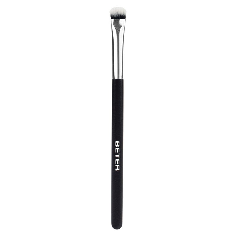BETER Large eye shadow brush, synthetic hair.    Nº 63 - Image 1